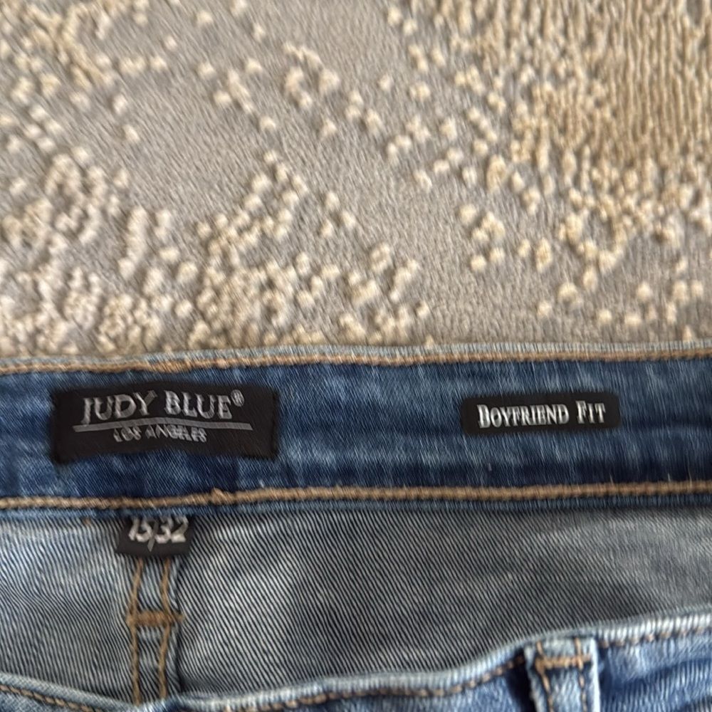 Judy Blue Boyfriend Fit Size 15/32 Jeans Distressed Blue Casual EUC - Picture 3 of 10